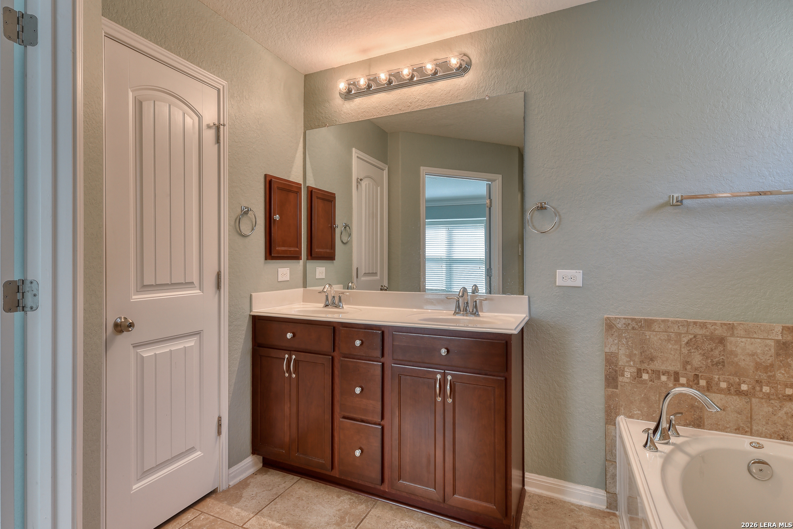 24724 BUCK CRK, San Antonio, TX 78255