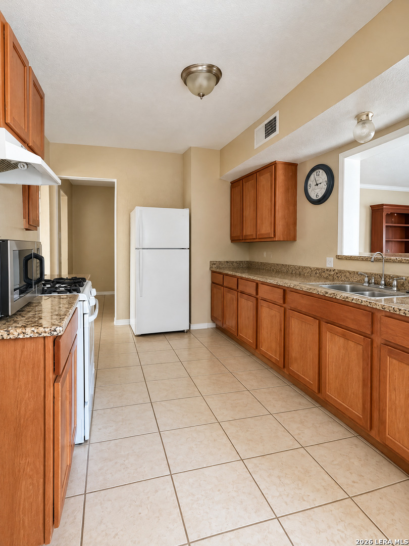 617 Eduardo, El Paso, TX 79821