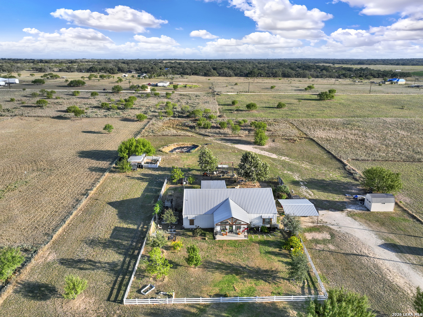 1831 County Road 7711, Devine, TX 78016