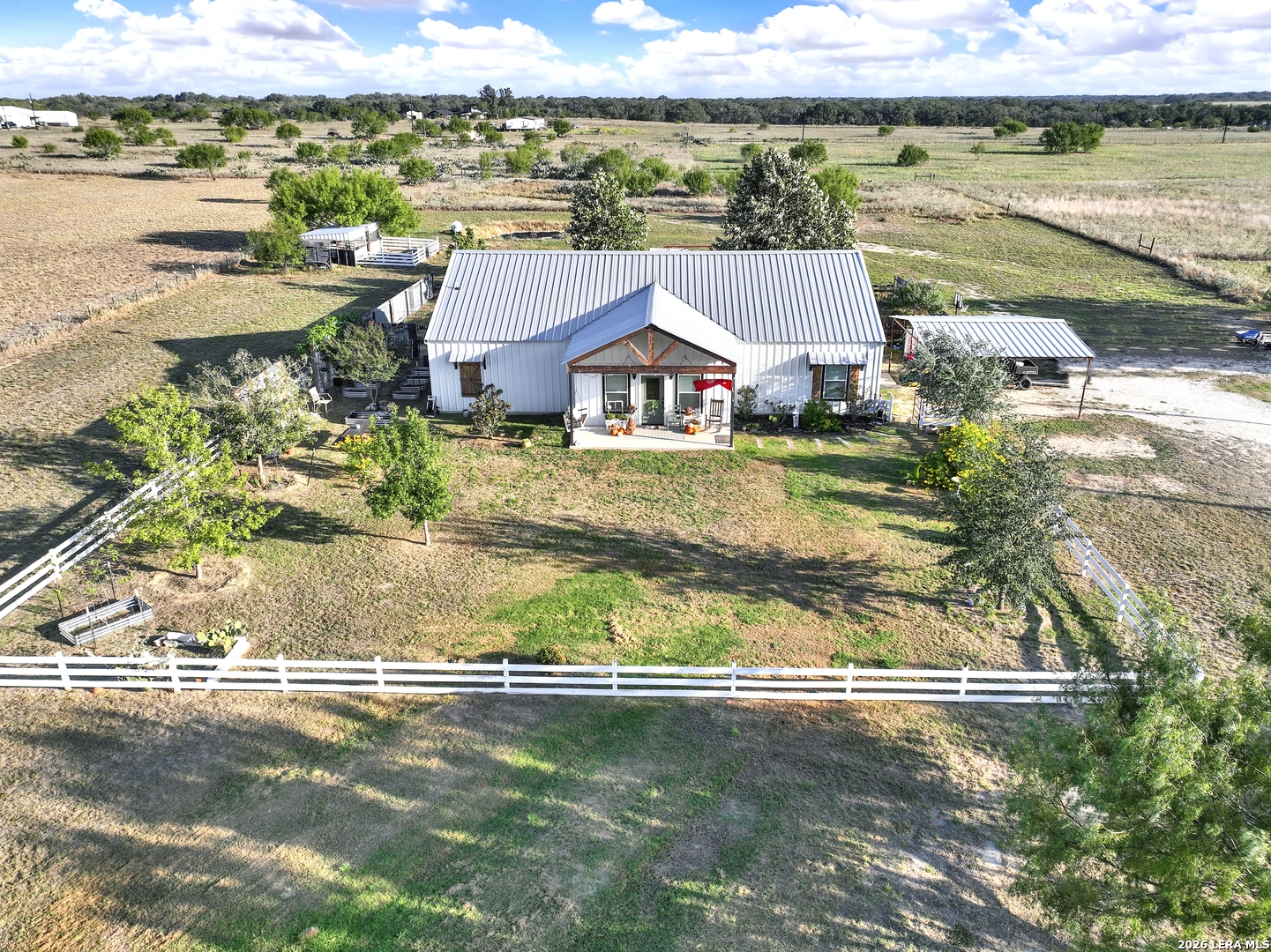 1831 County Road 7711, Devine, TX 78016