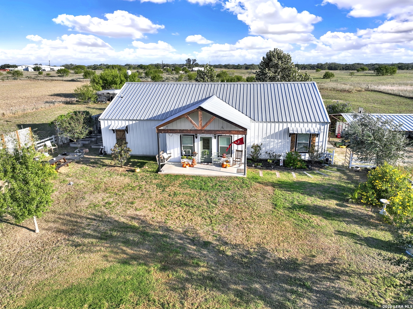 1831 County Road 7711, Devine, TX 78016