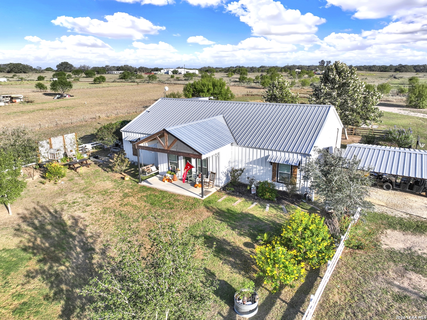 1831 County Road 7711, Devine, TX 78016