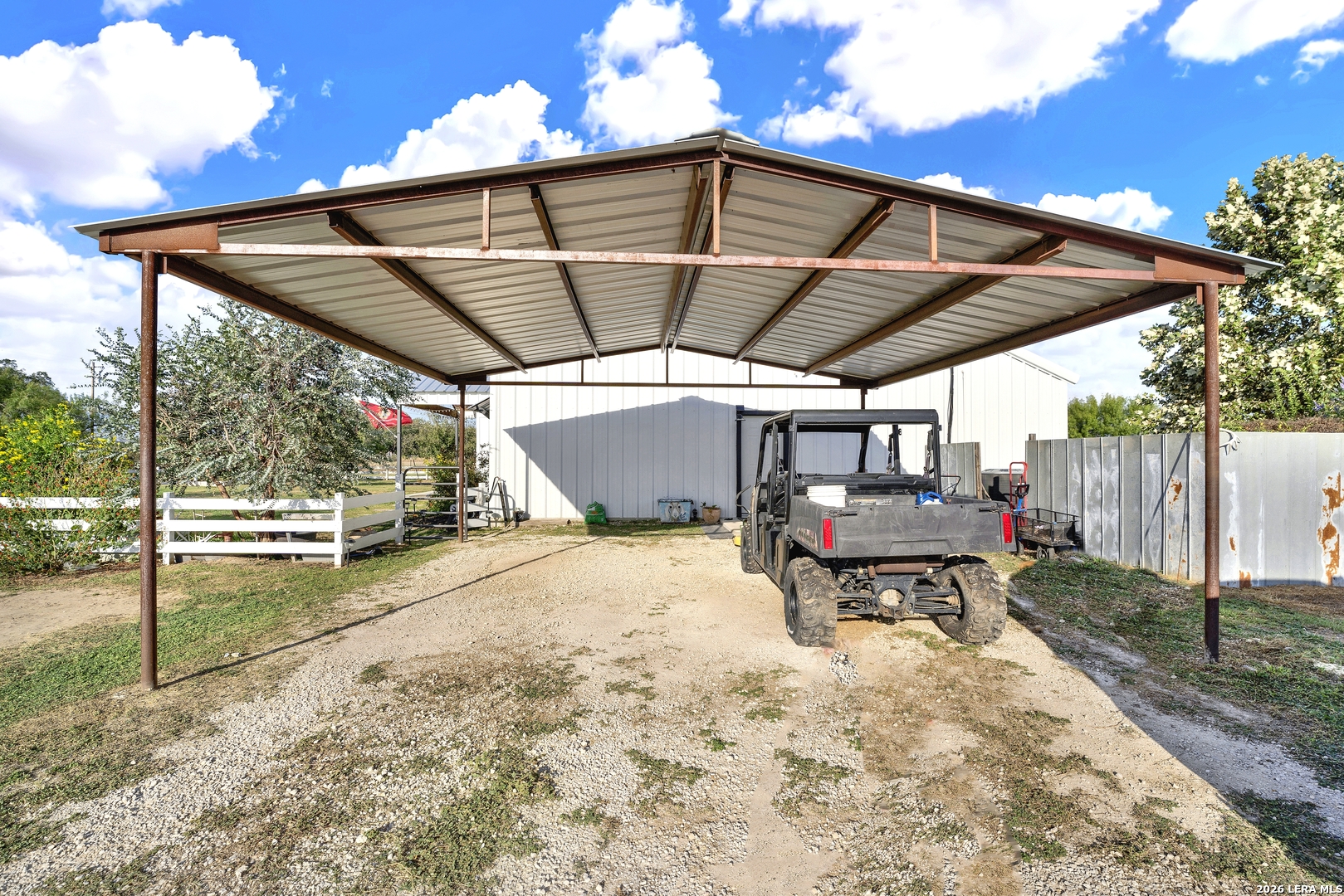 1831 County Road 7711, Devine, TX 78016