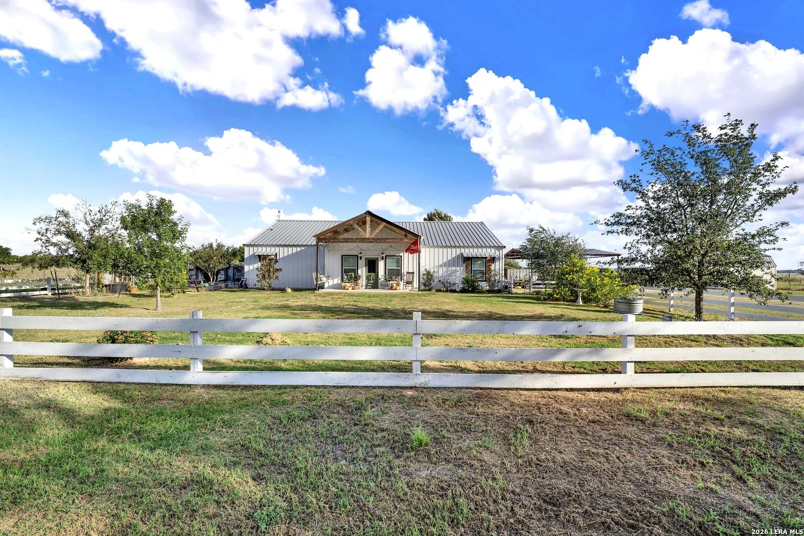 1831 County Road 7711, Devine, TX 78016