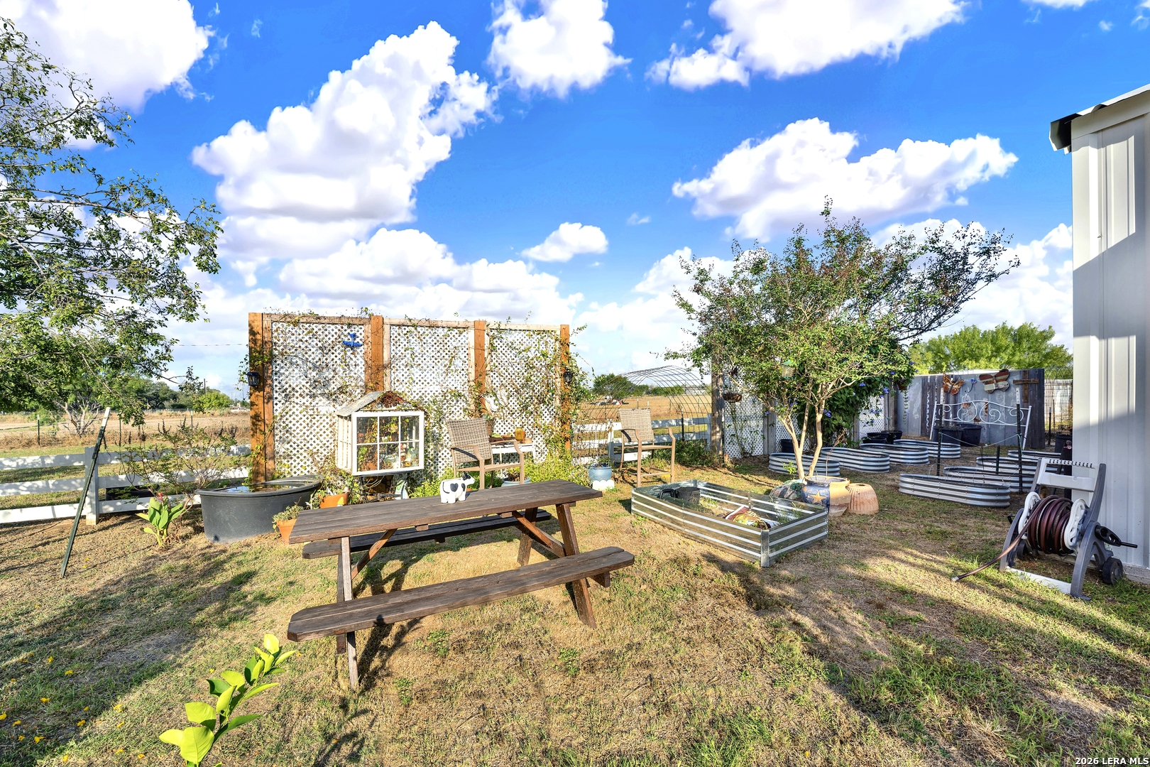 1831 County Road 7711, Devine, TX 78016