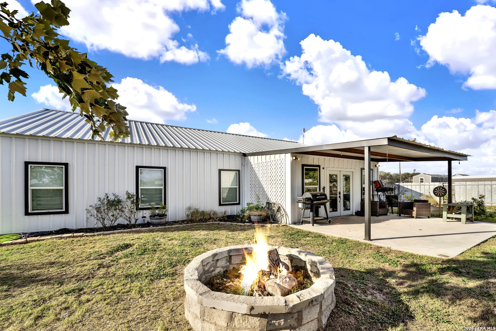 1831 County Road 7711, Devine, TX 78016
