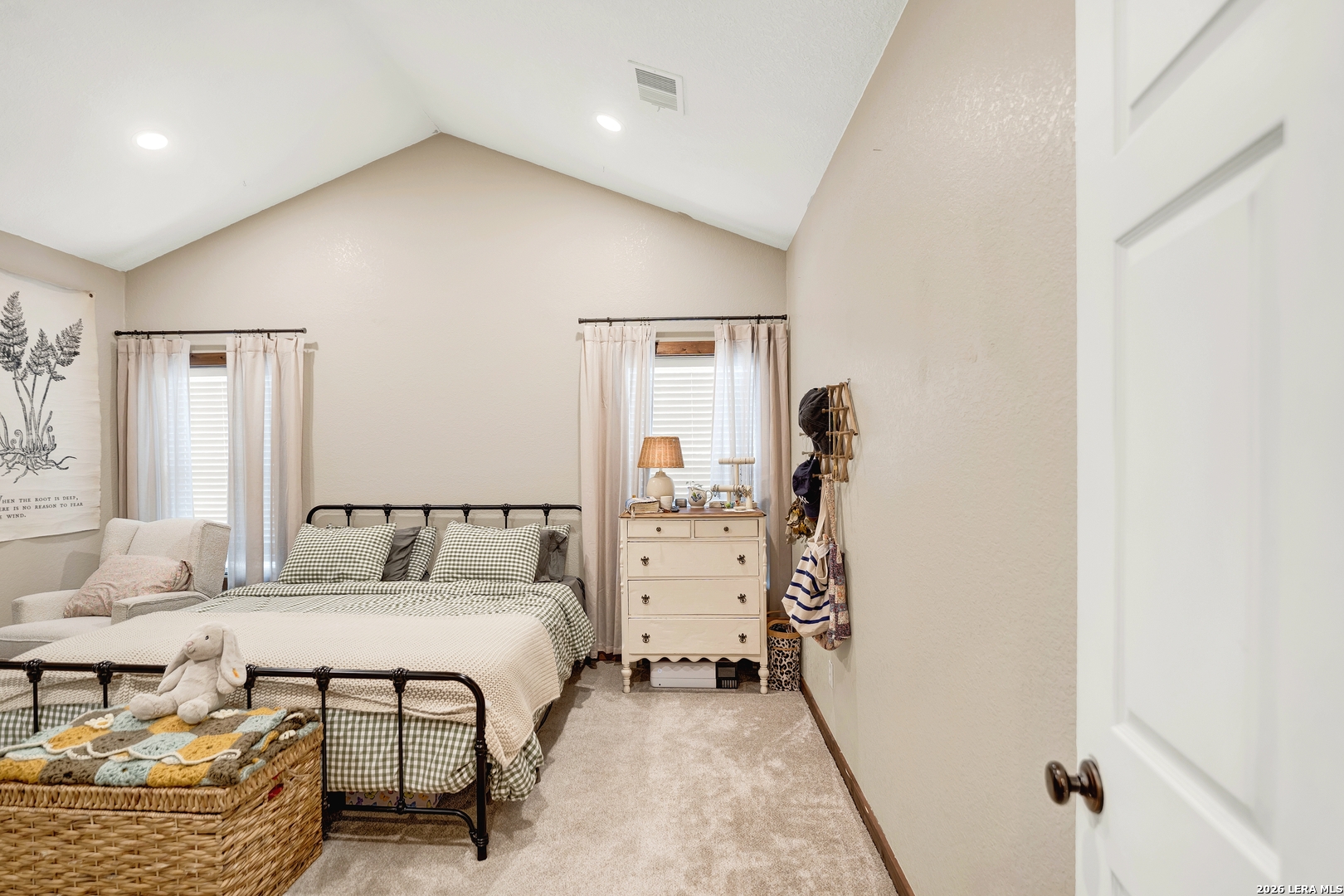 1831 County Road 7711, Devine, TX 78016