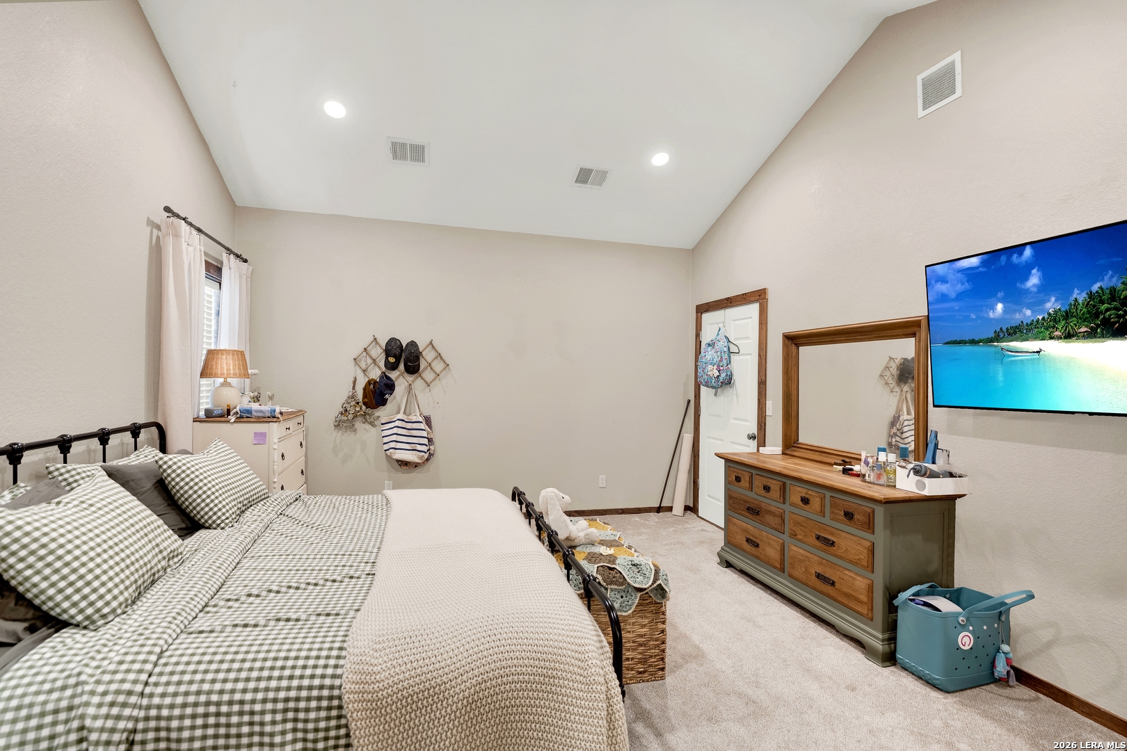 1831 County Road 7711, Devine, TX 78016