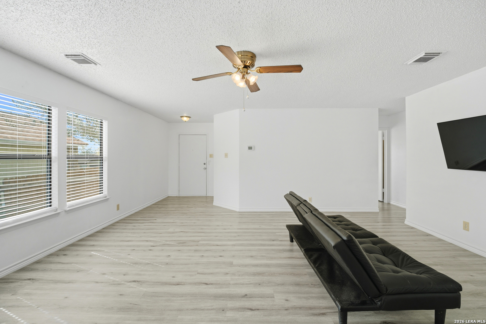 804 Meadow Peak, Converse, TX 78109