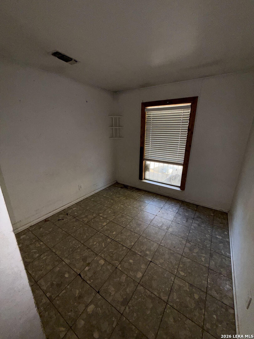 5946 FAIRWOOD ST, San Antonio, TX 78242