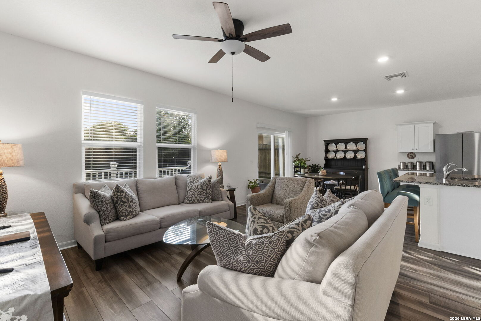4905 Hallies Garden, St Hedwig, TX 78152