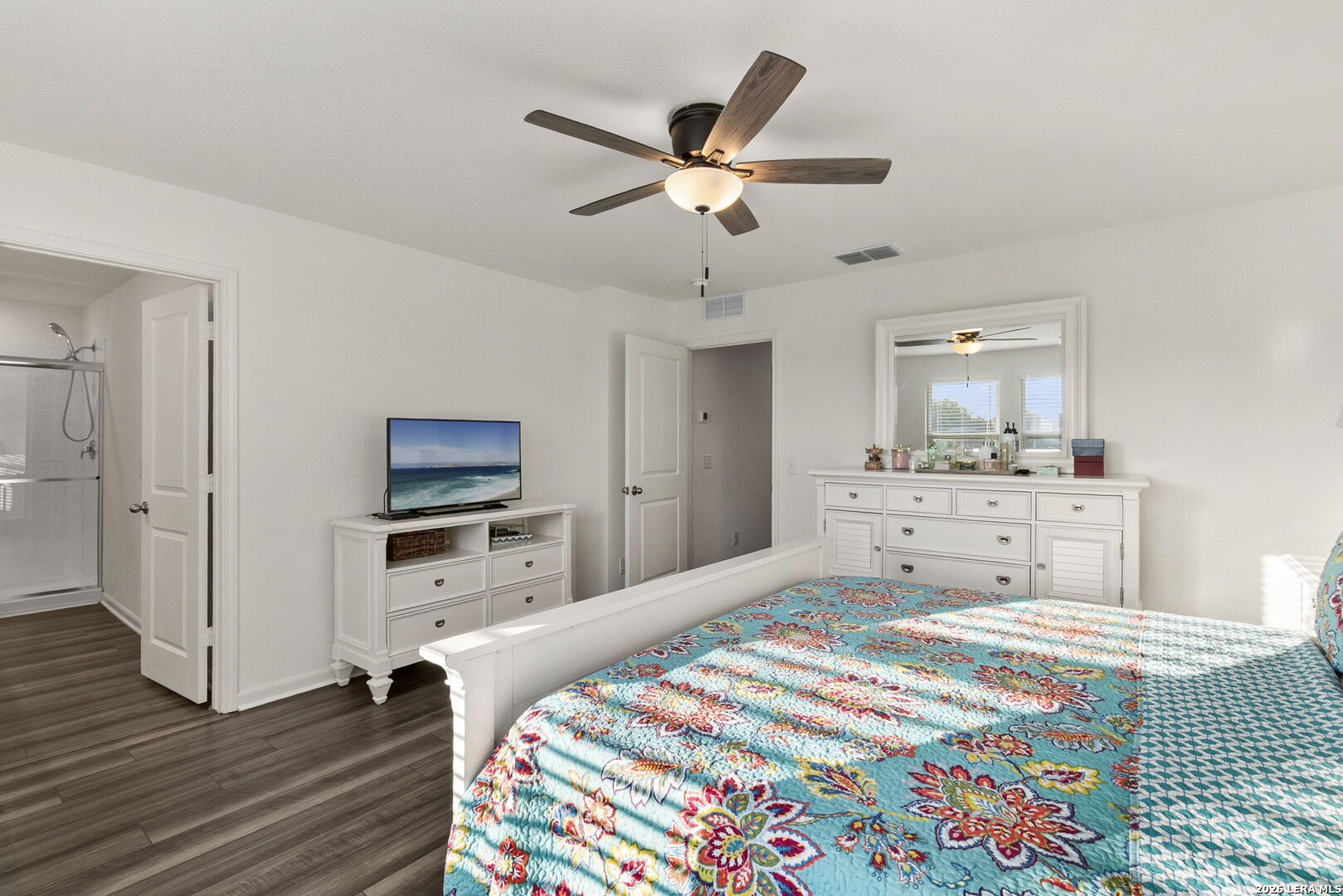 4905 Hallies Garden, St Hedwig, TX 78152