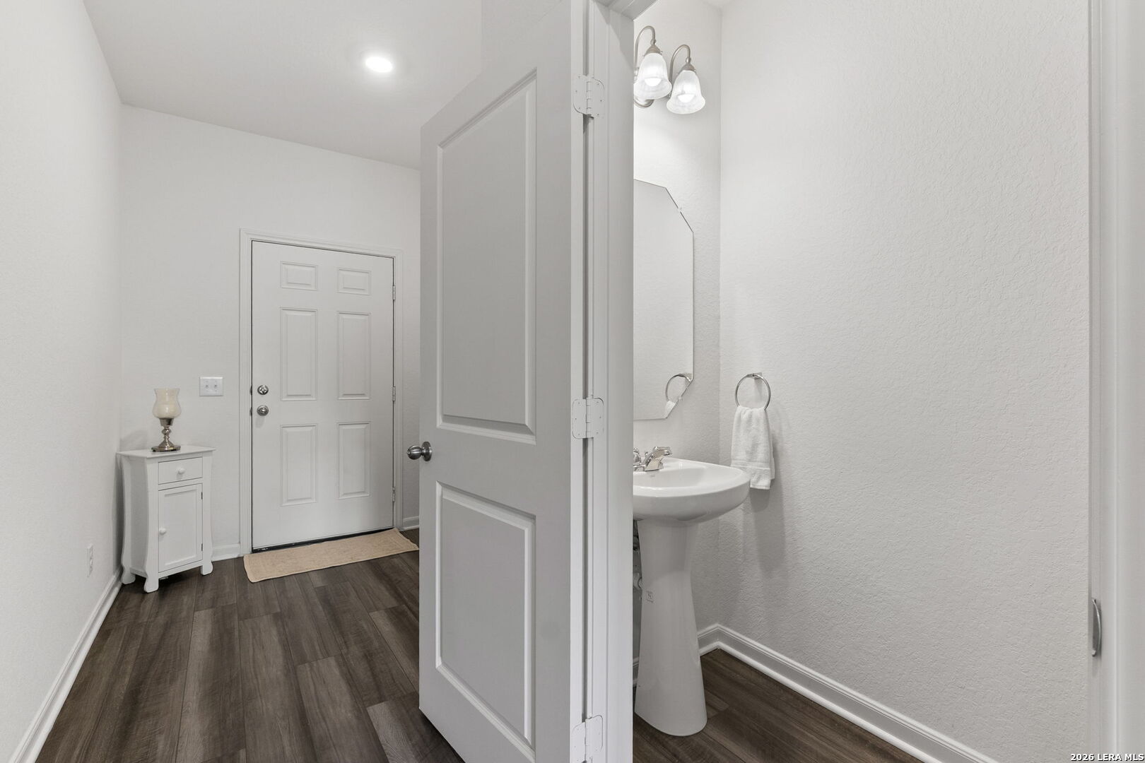 4905 Hallies Garden, St Hedwig, TX 78152