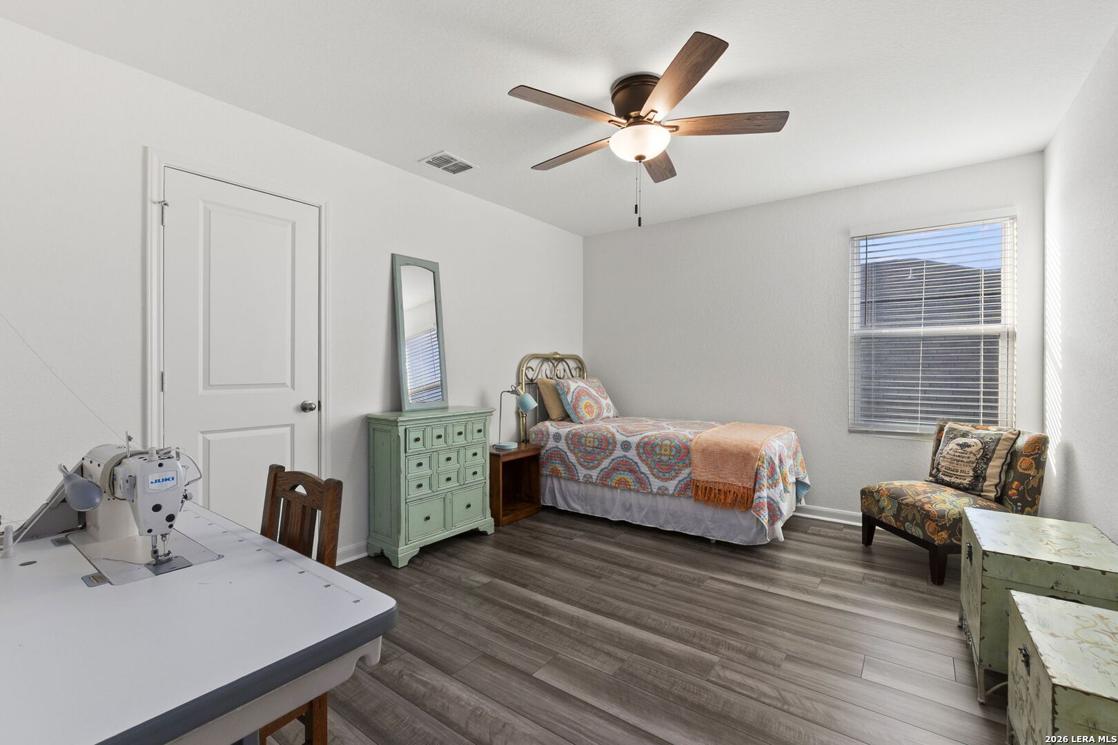 4905 Hallies Garden, St Hedwig, TX 78152