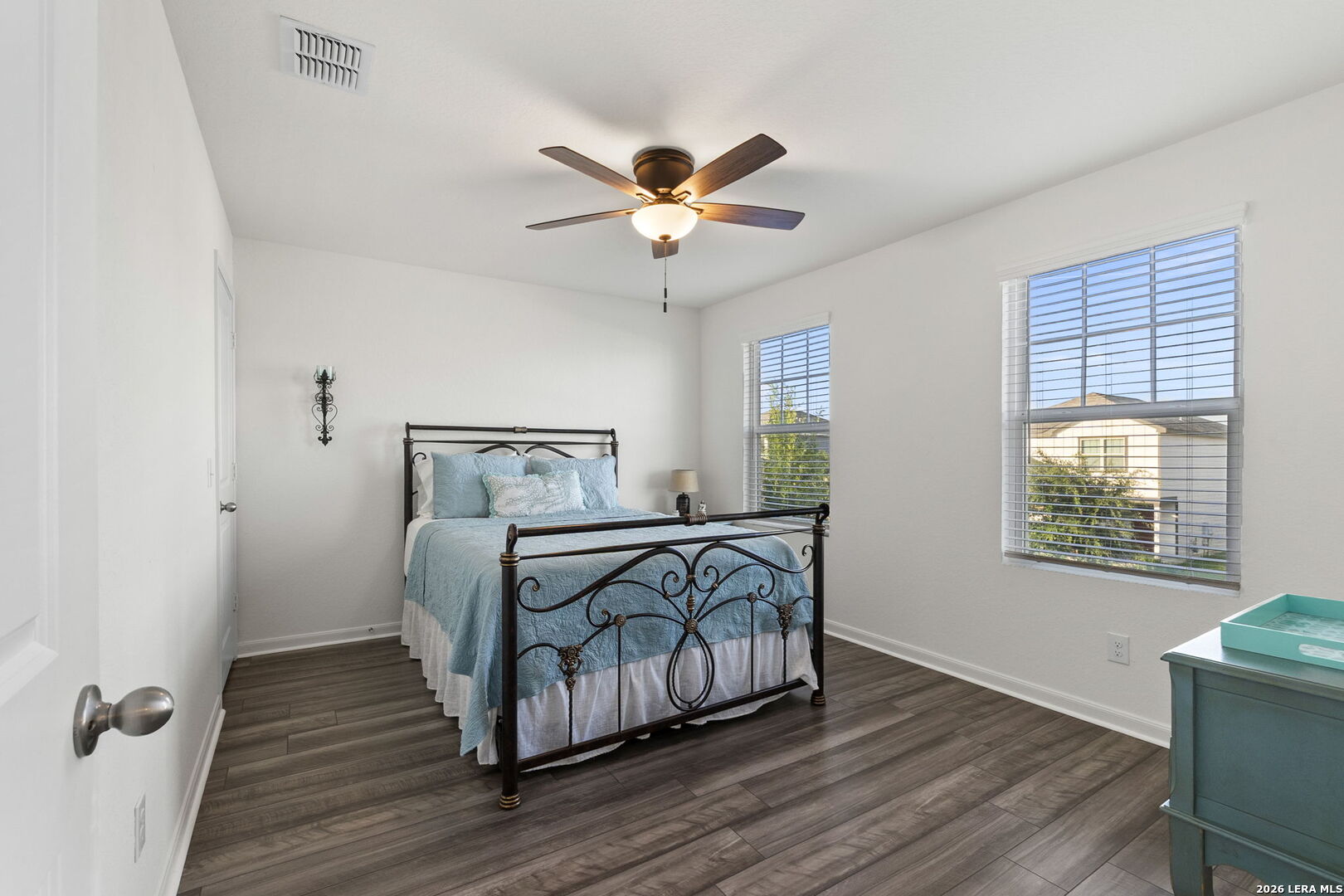 4905 Hallies Garden, St Hedwig, TX 78152