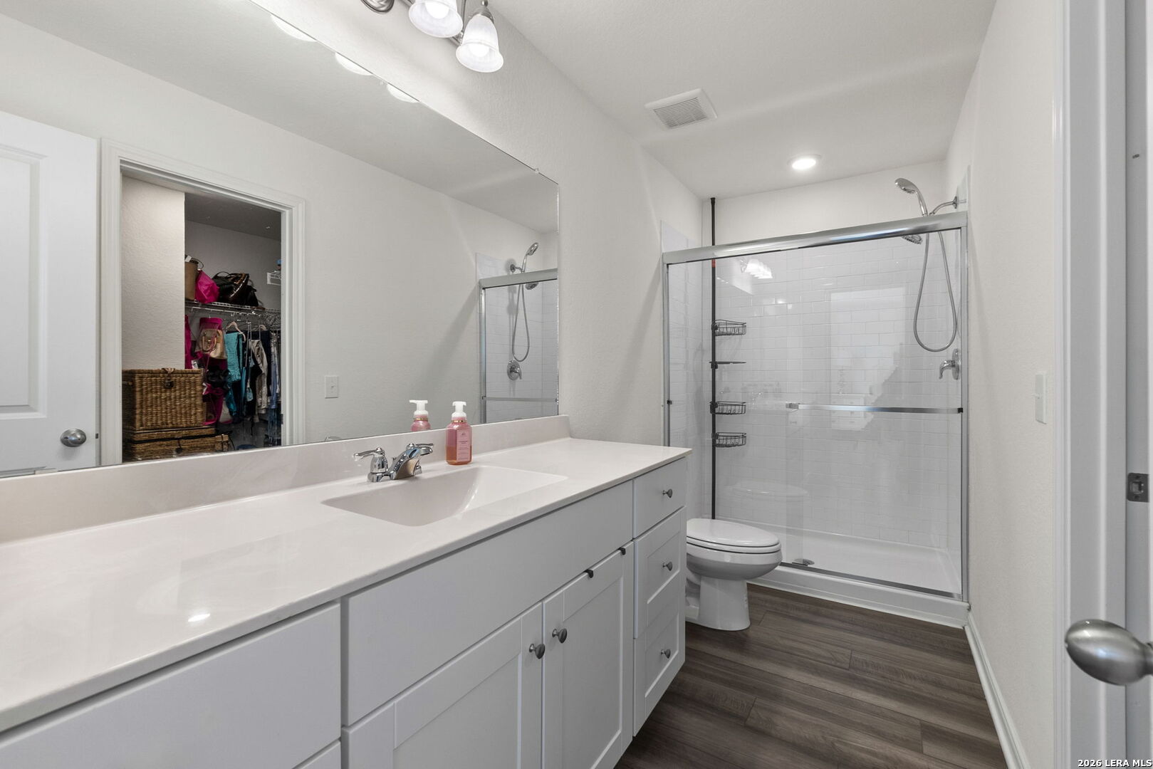 4905 Hallies Garden, St Hedwig, TX 78152
