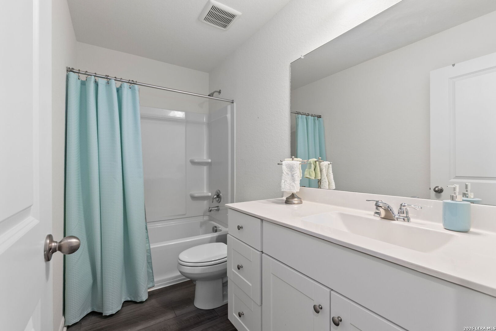 4905 Hallies Garden, St Hedwig, TX 78152