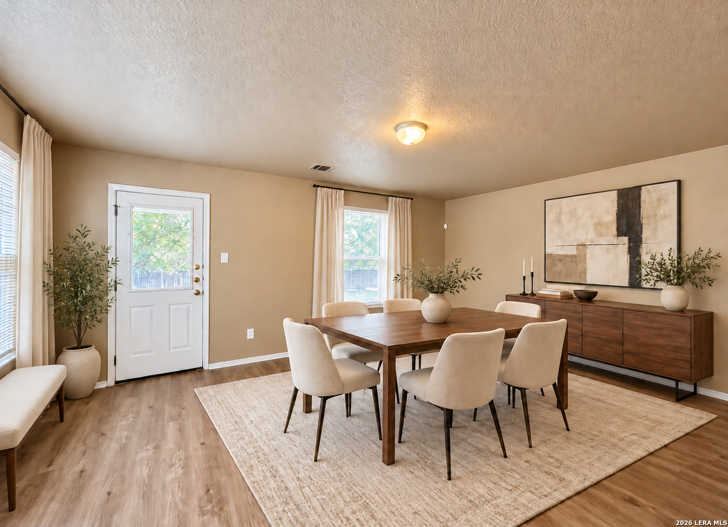 Eat-In Kitchen