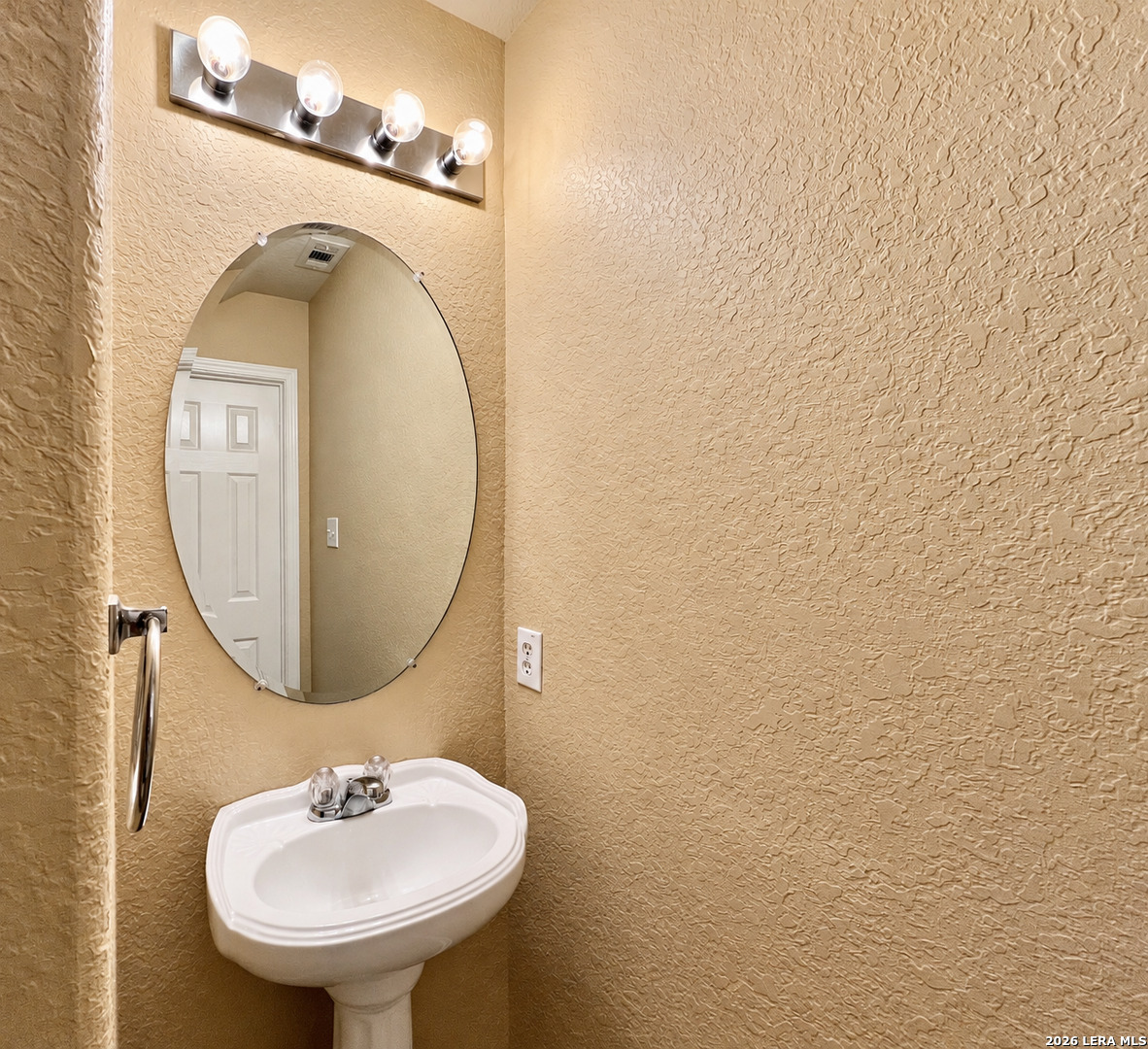 8815 Laguna Falls, San Antonio, TX 78251