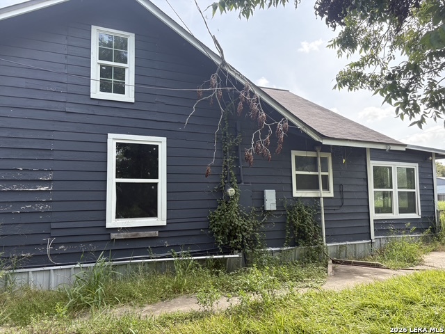 131 N WEST ST, Placedo, TX 77977