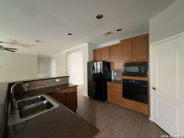606 SEA HEADRIG DR, Cibolo, TX 78108