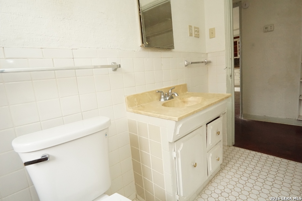 1502 STEVES AVE, San Antonio, TX 78210