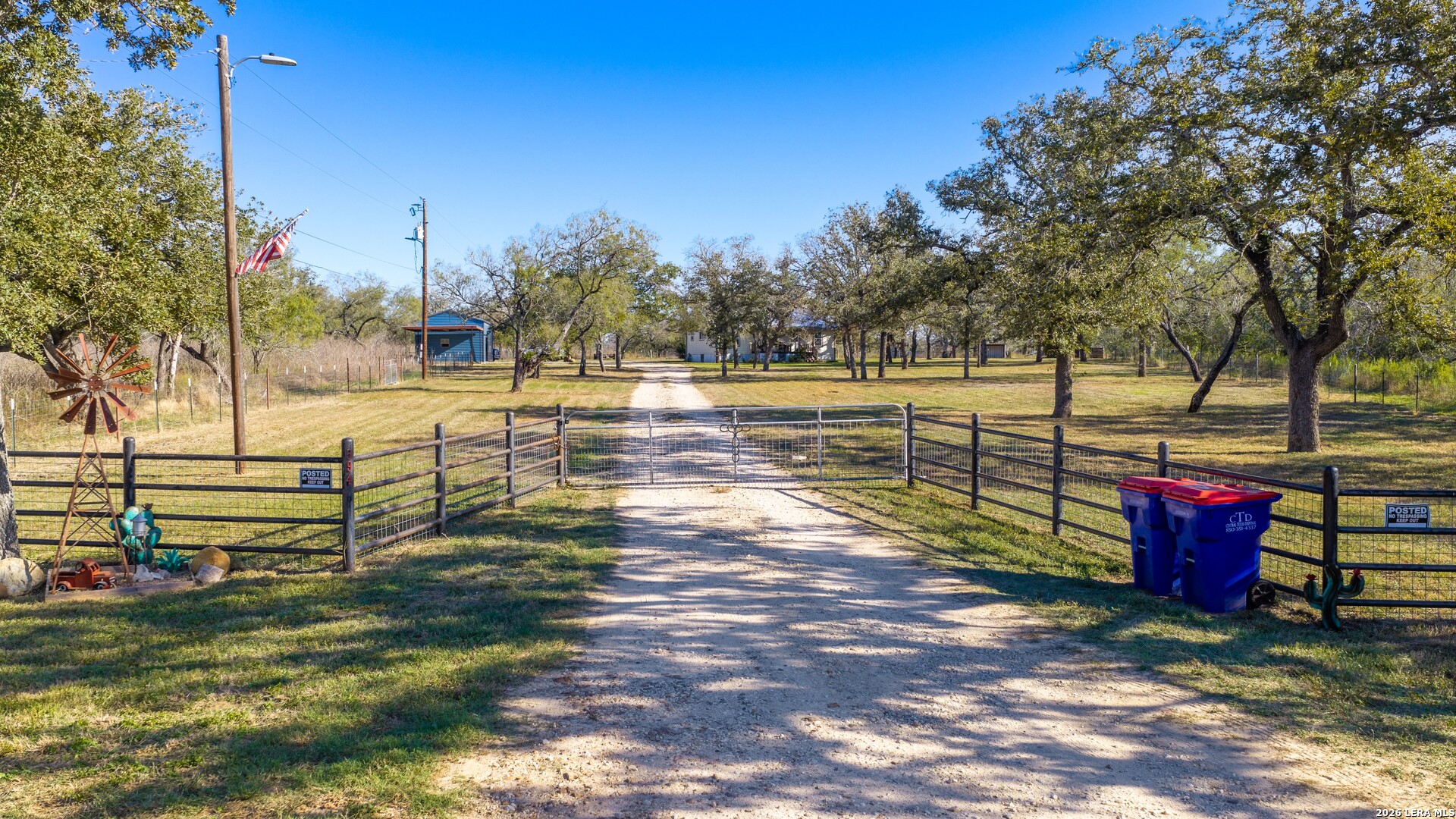 594 Sleepy Meadow, Nixon, TX 78140