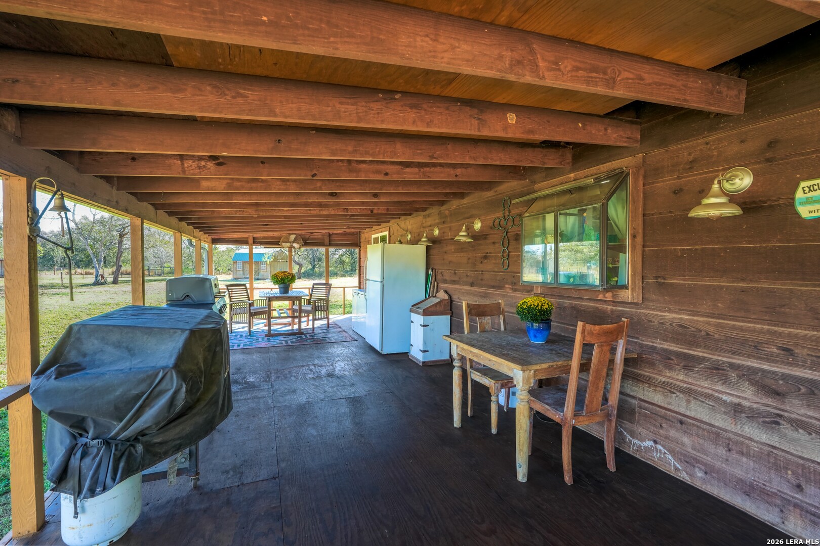 594 Sleepy Meadow, Nixon, TX 78140