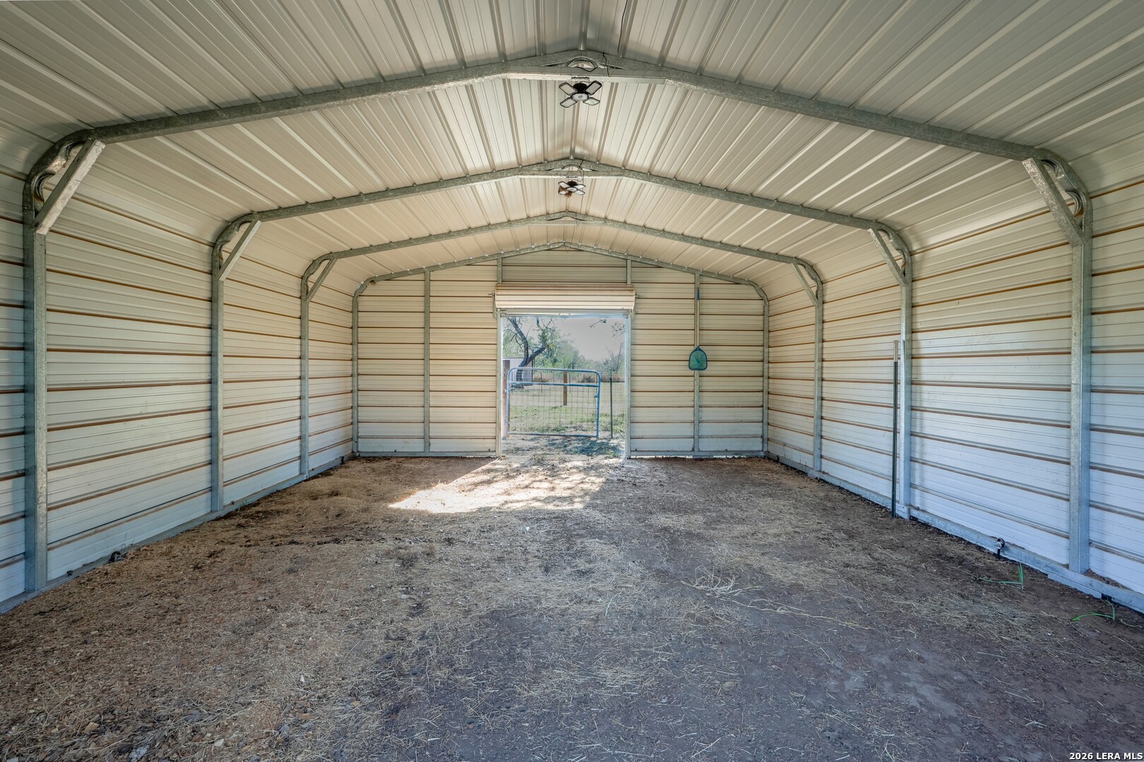 594 Sleepy Meadow, Nixon, TX 78140