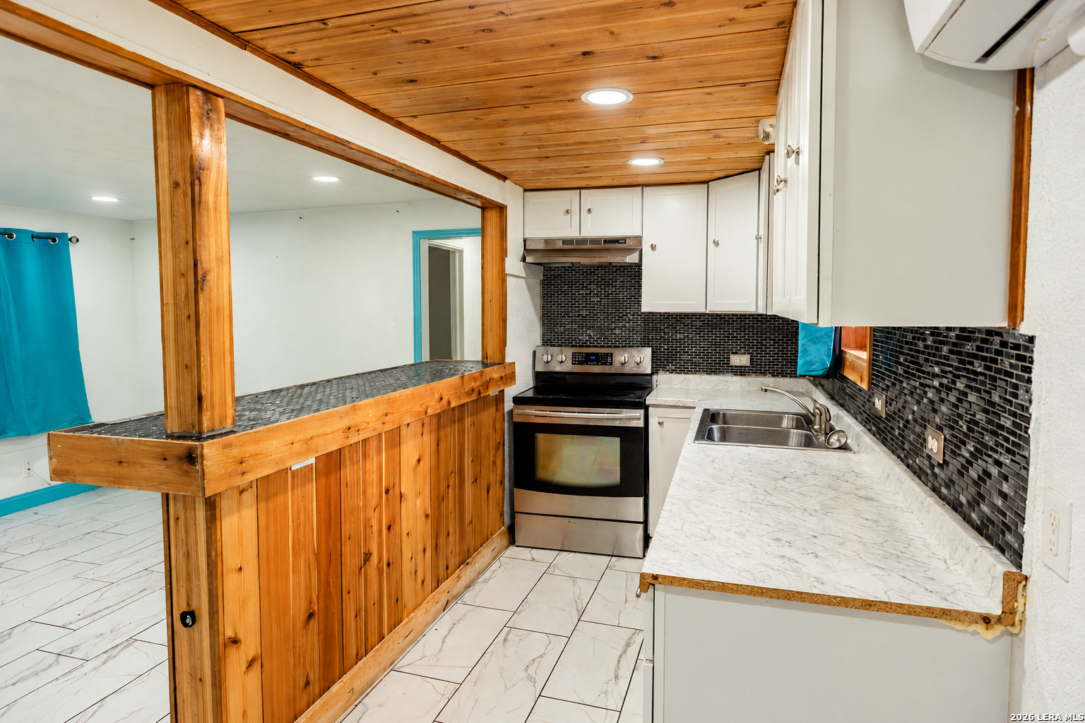 2916 S Gevers St, #B, San Antonio, TX 78210