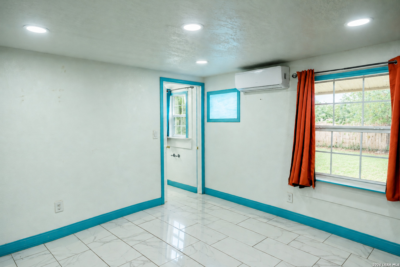 2916 S Gevers St, #B, San Antonio, TX 78210