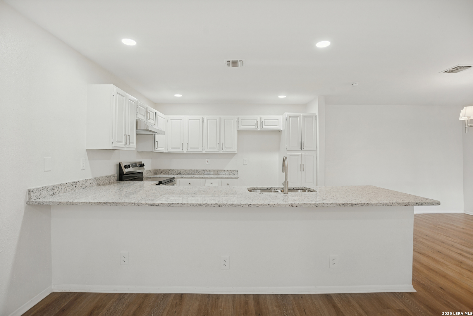 6318 CLUB OAKS ST, San Antonio, TX 78249