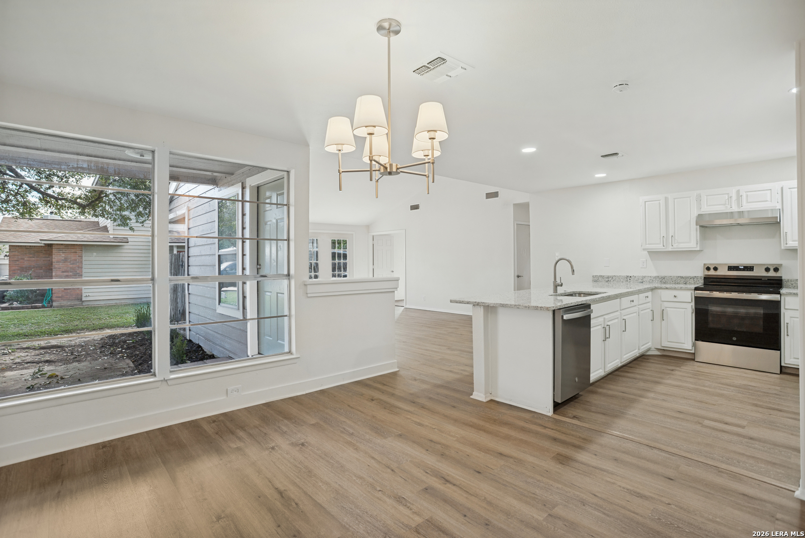 6318 CLUB OAKS ST, San Antonio, TX 78249