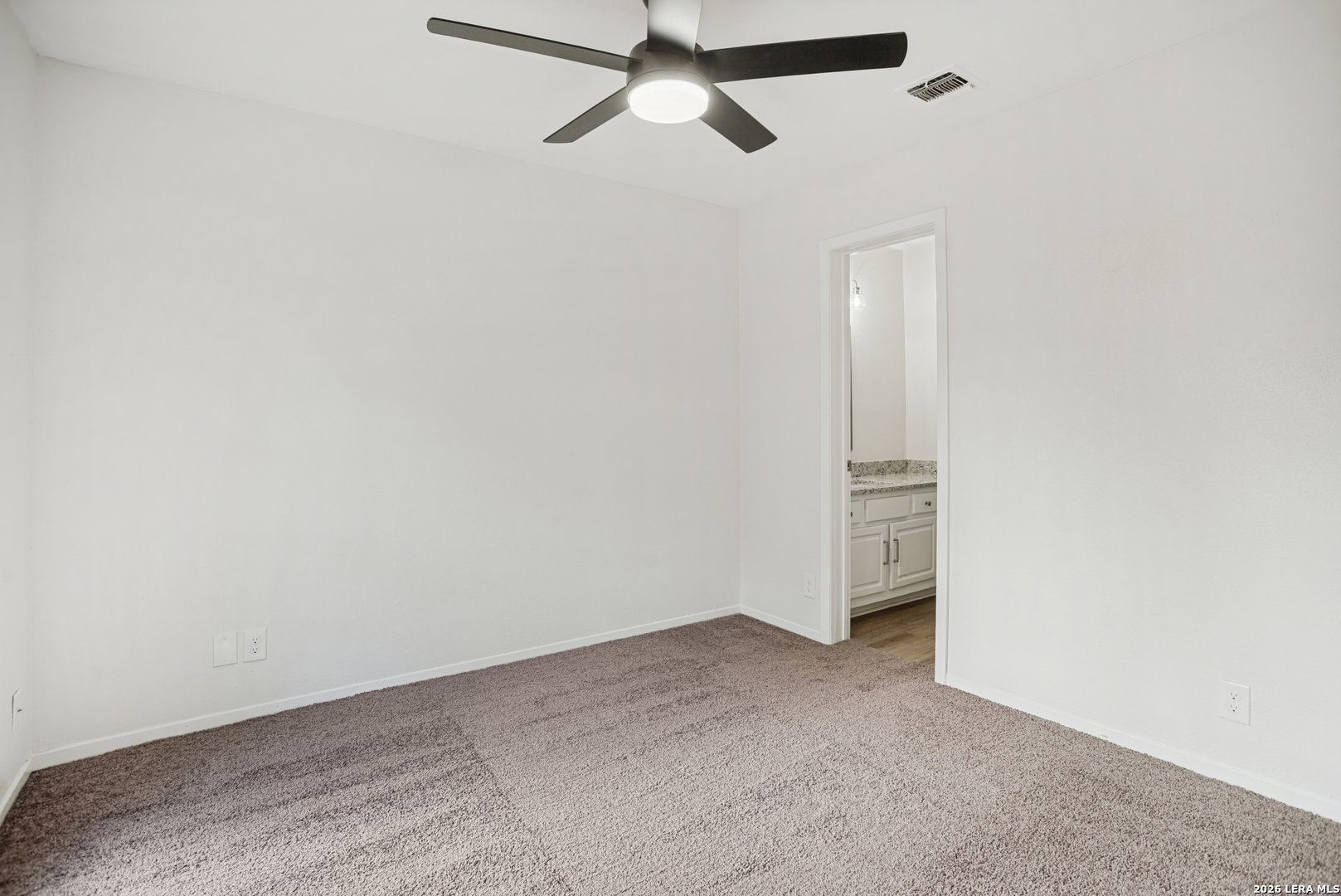 6318 CLUB OAKS ST, San Antonio, TX 78249