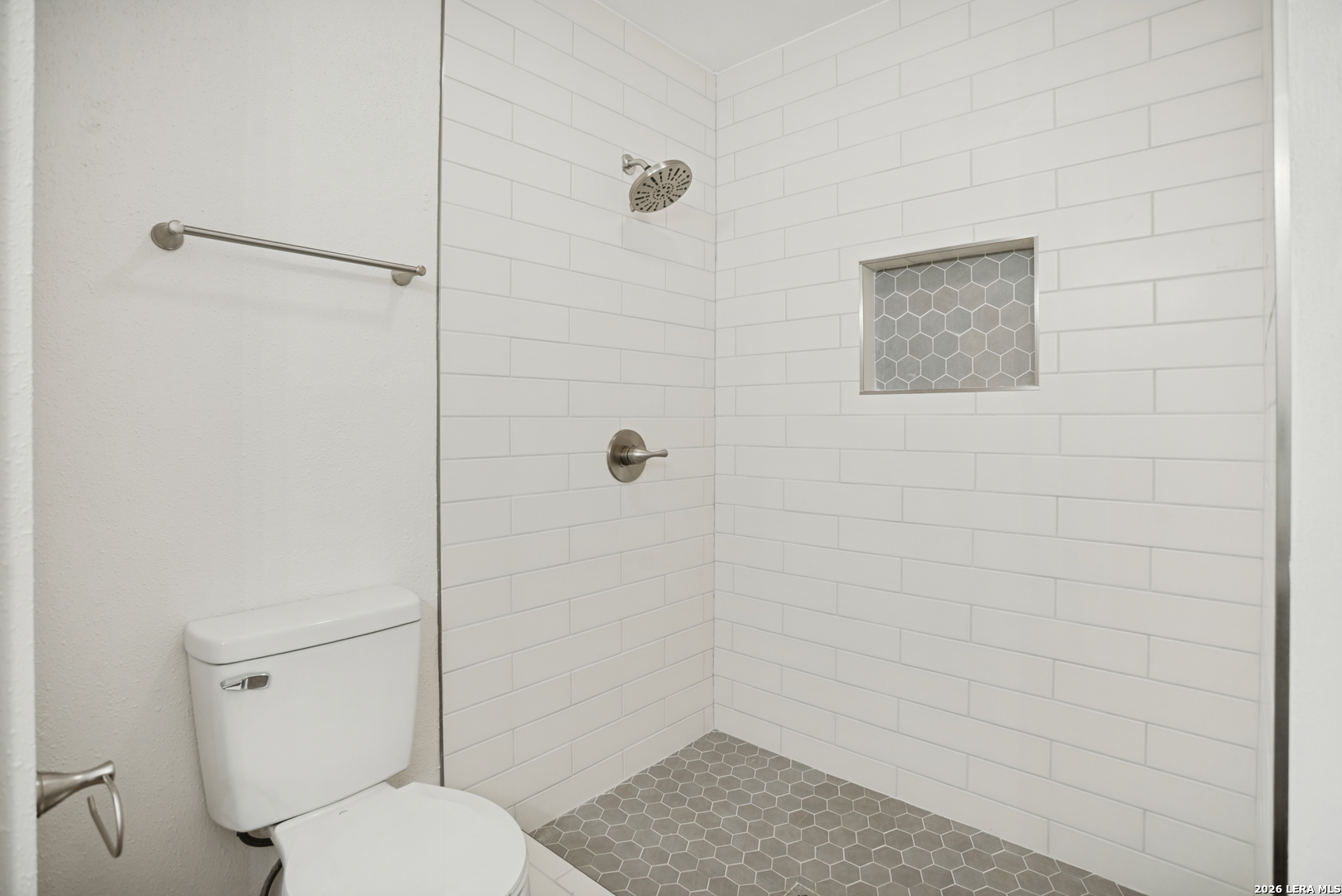 6318 CLUB OAKS ST, San Antonio, TX 78249