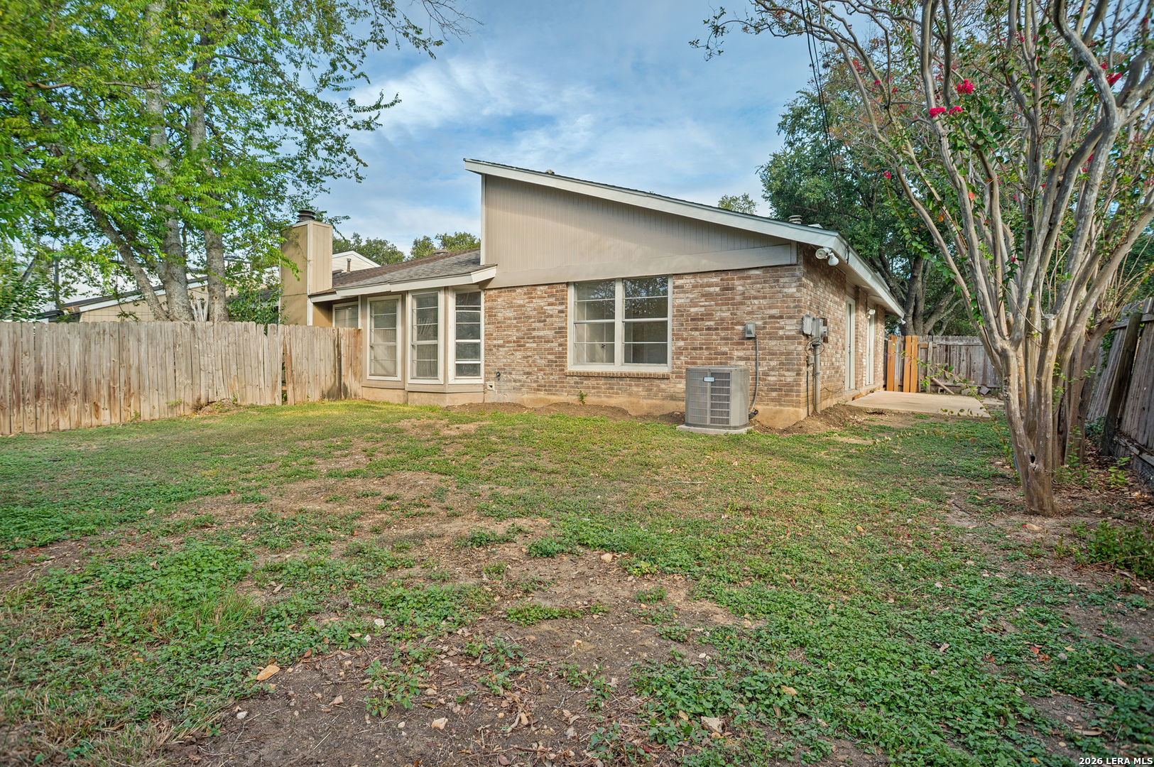 6318 CLUB OAKS ST, San Antonio, TX 78249