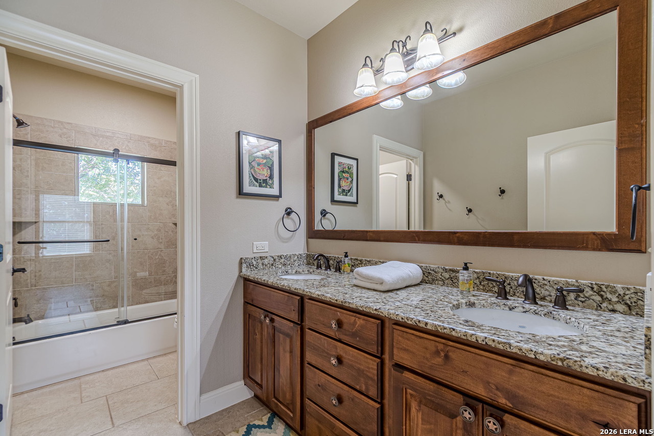 1950 TRIPLE PEAK DR, Canyon Lake, TX 78133