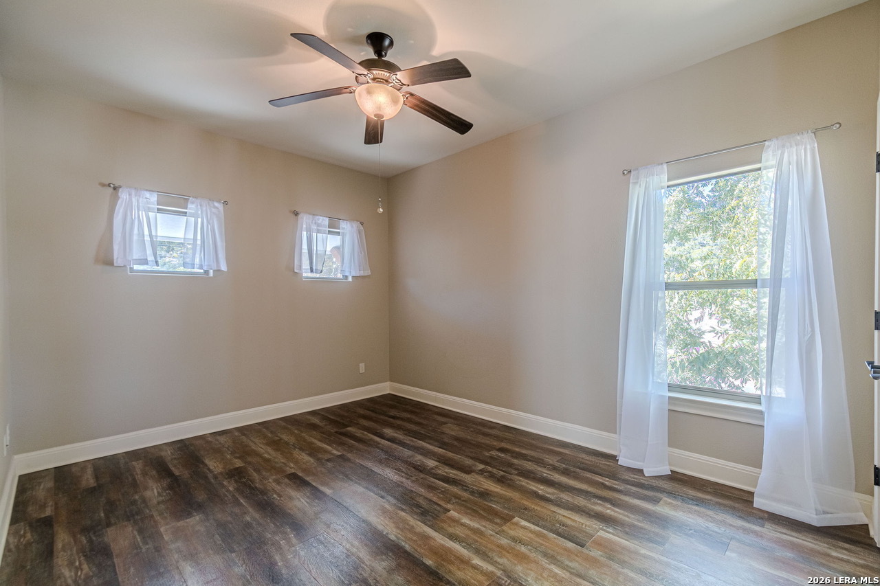 1950 TRIPLE PEAK DR, Canyon Lake, TX 78133