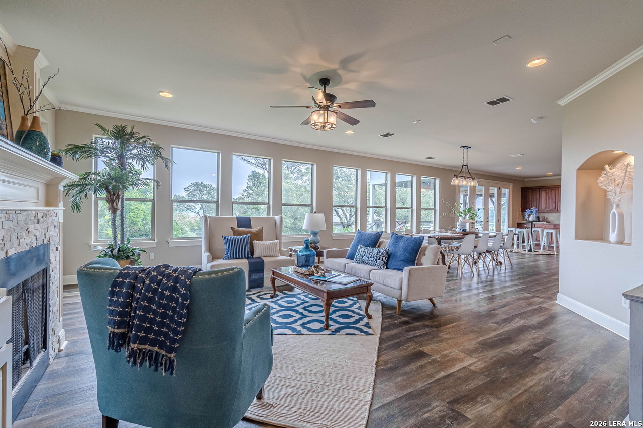 1950 TRIPLE PEAK DR, Canyon Lake, TX 78133