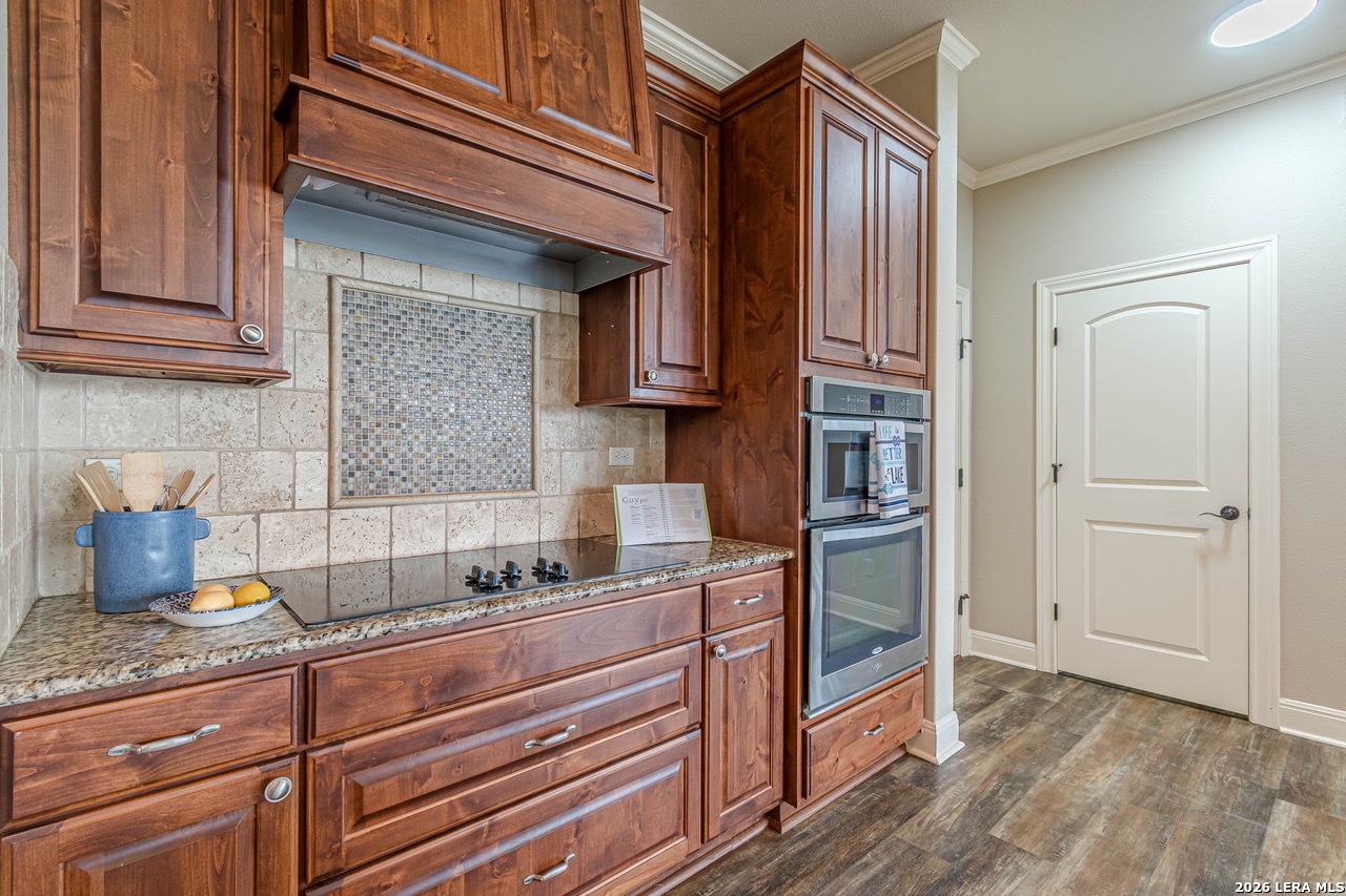 1950 TRIPLE PEAK DR, Canyon Lake, TX 78133