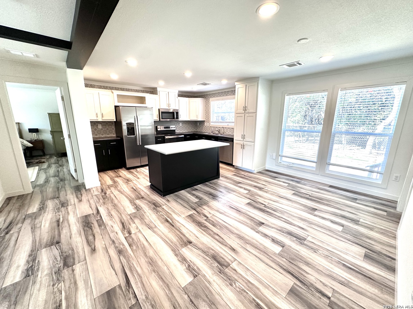 882 Spur Rd, Lakehills, TX 78063