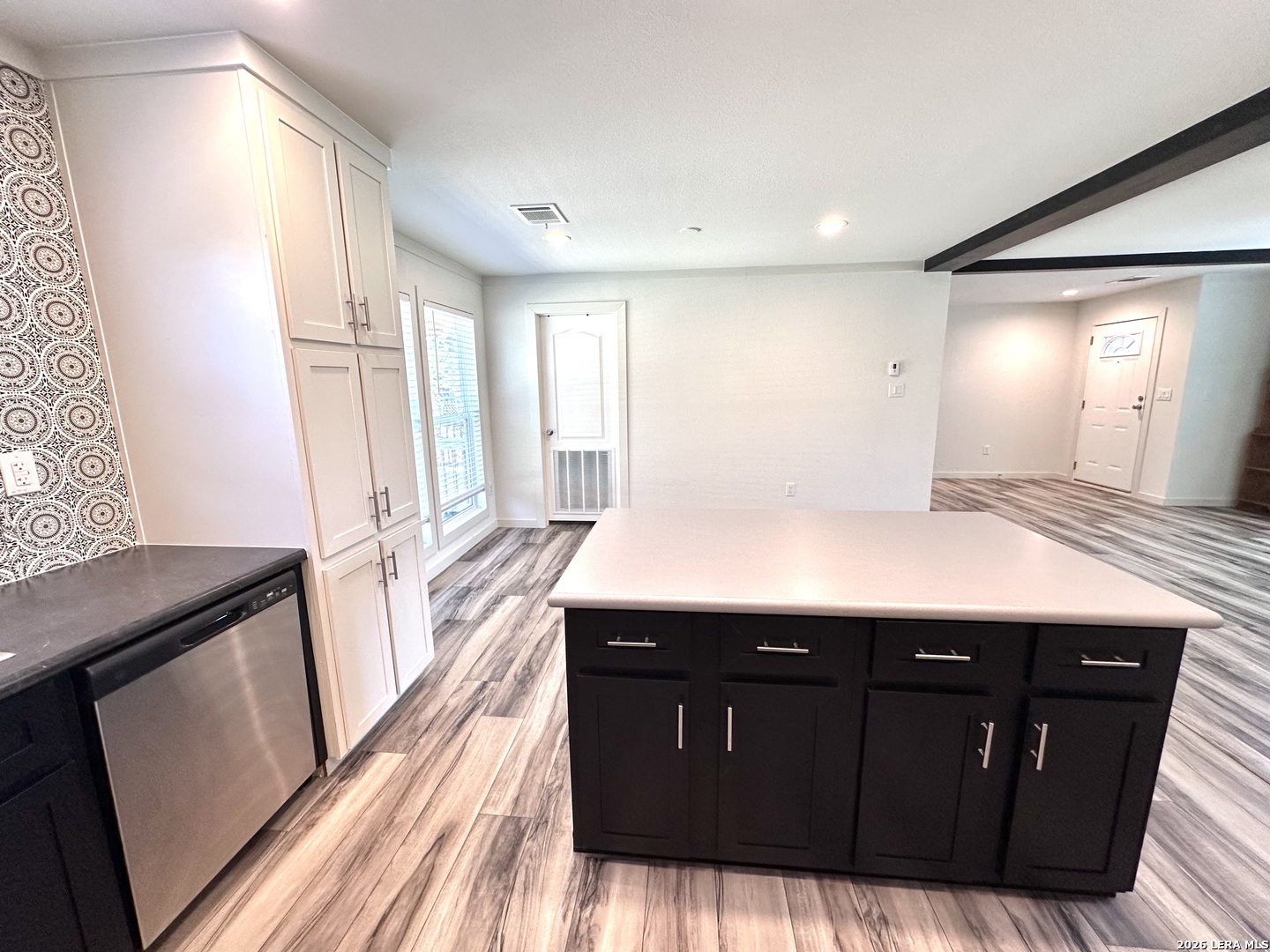 882 Spur Rd, Lakehills, TX 78063