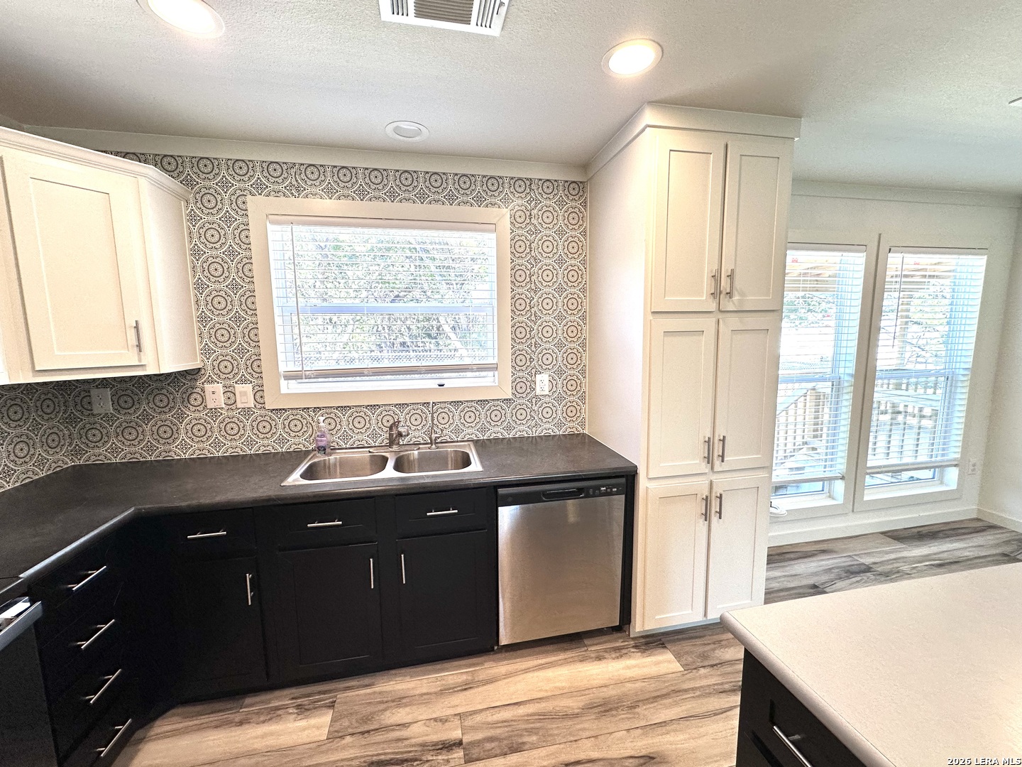 882 Spur Rd, Lakehills, TX 78063
