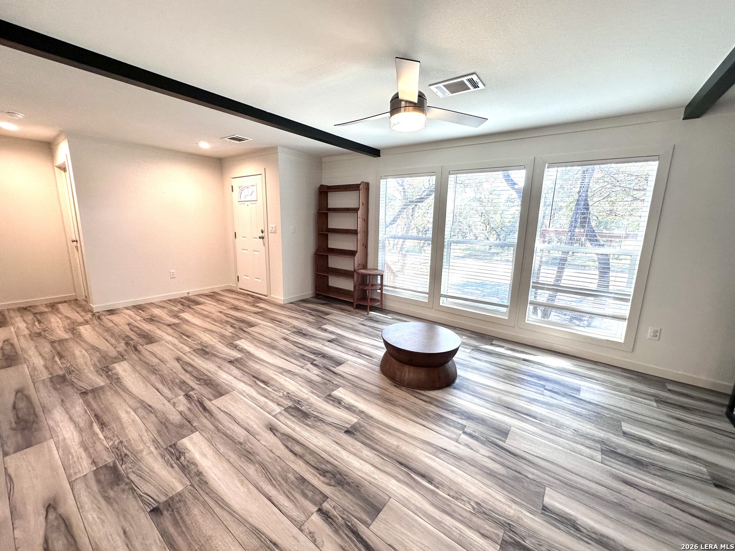 882 Spur Rd, Lakehills, TX 78063