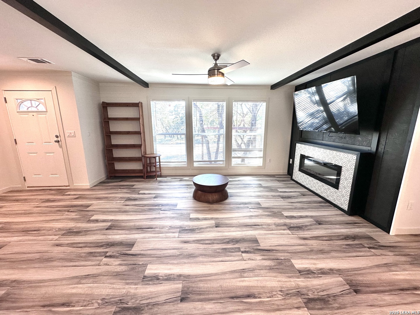 882 Spur Rd, Lakehills, TX 78063