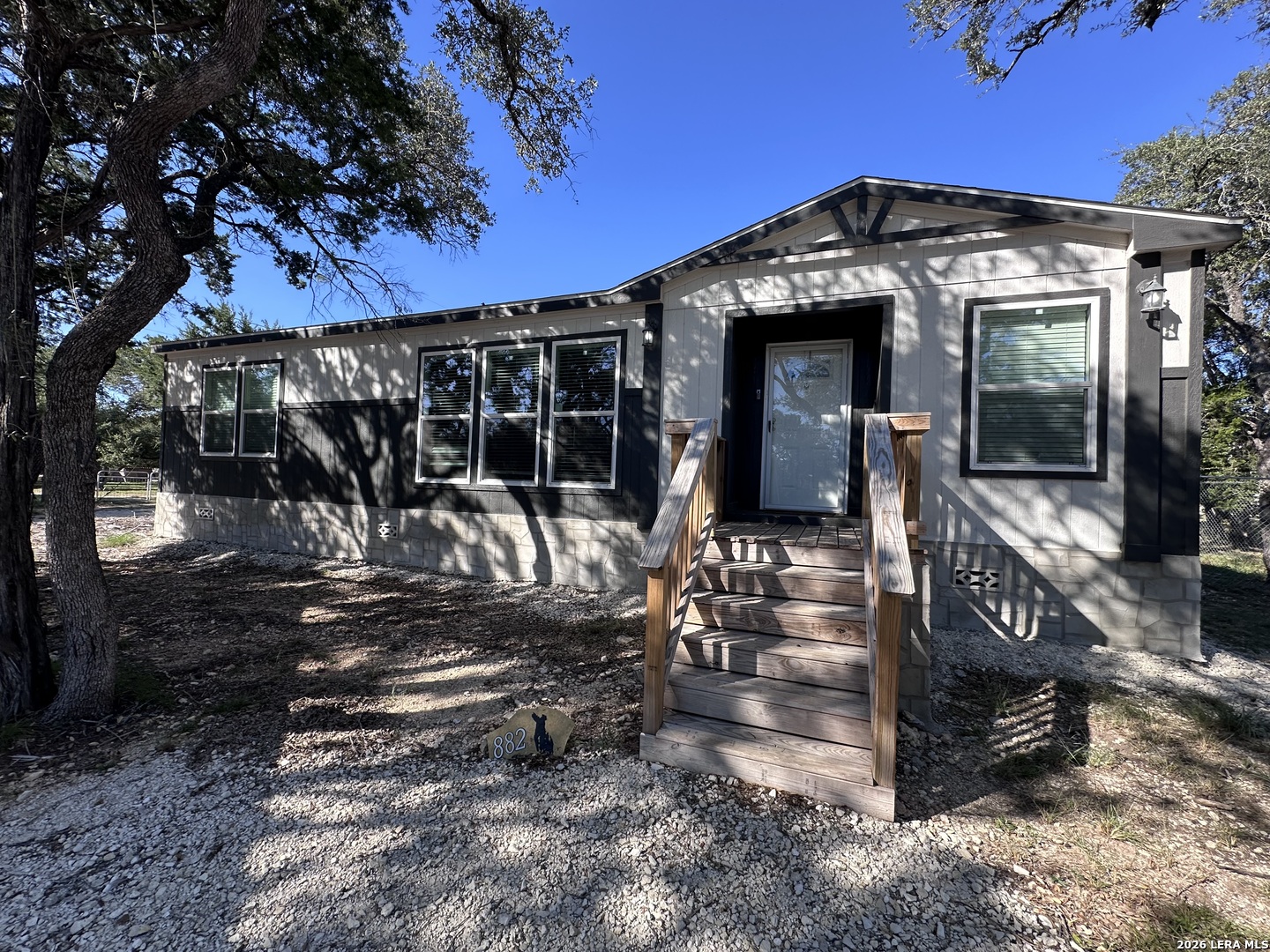 882 Spur Rd, Lakehills, TX 78063
