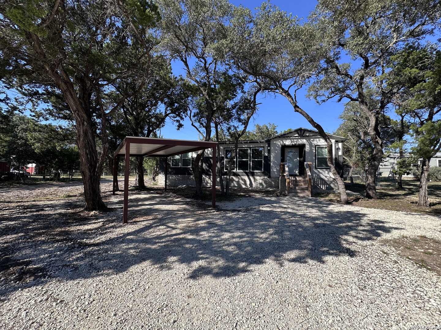 882 Spur Rd, Lakehills, TX 78063