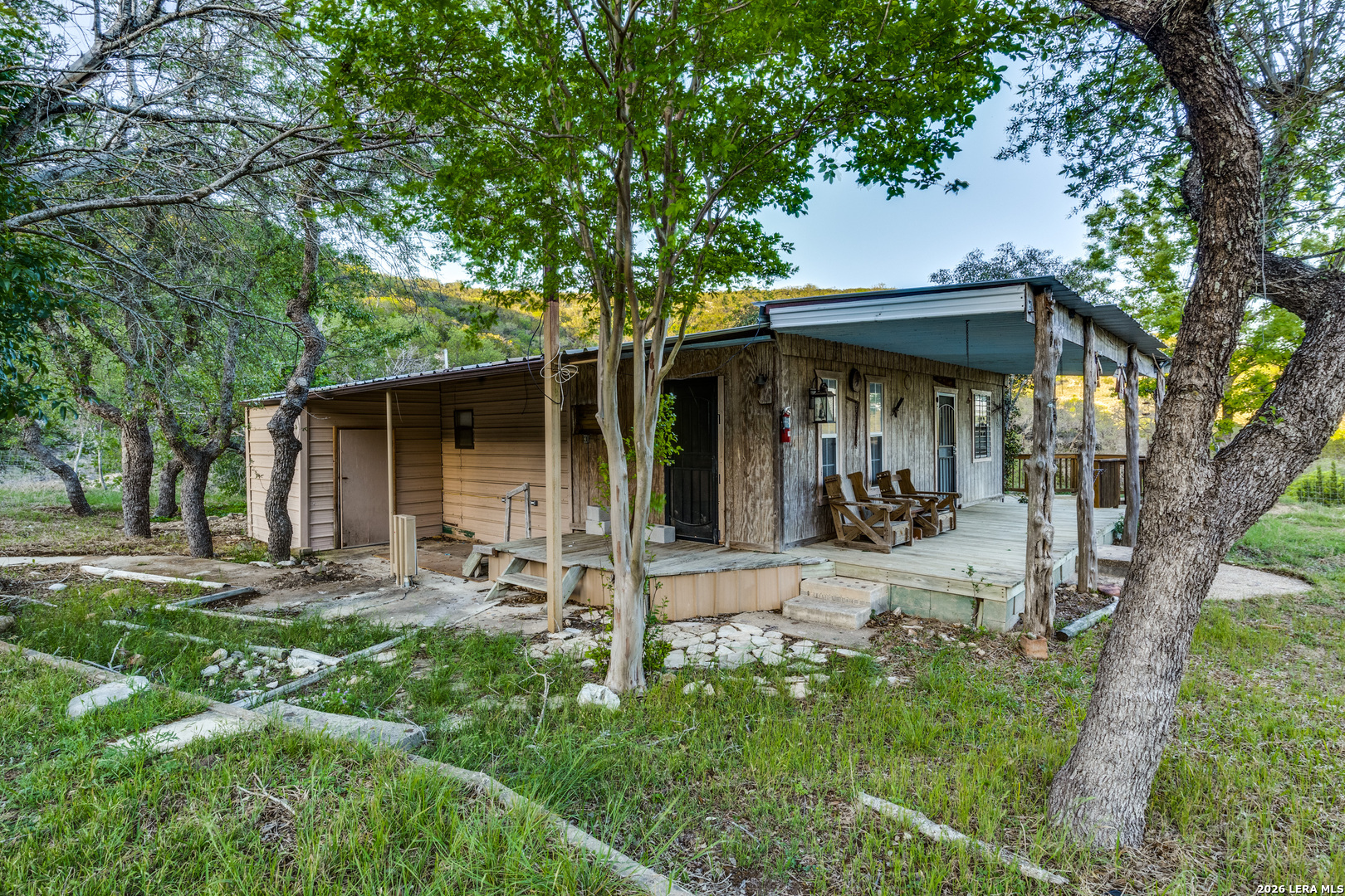 824 JUNIPER RD, Tarpley, TX 78883