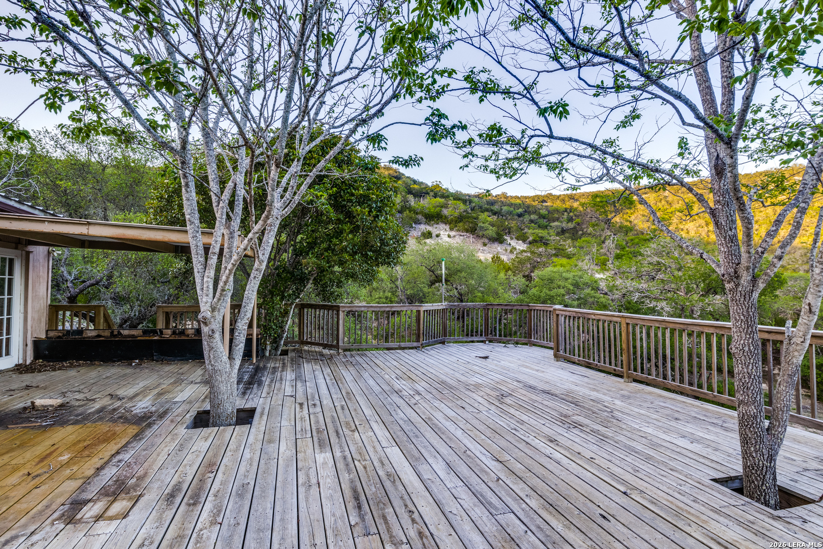 824 JUNIPER RD, Tarpley, TX 78883