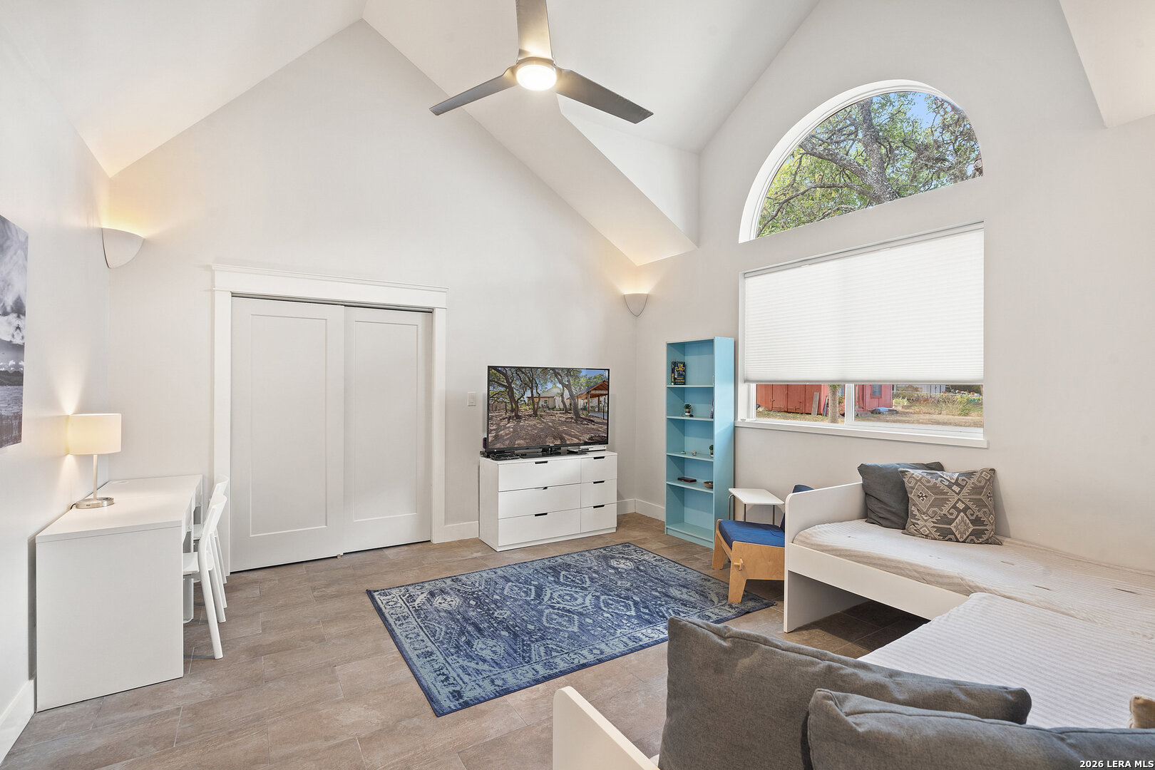 717 LAZY CREEK LN, Blanco, TX 78606